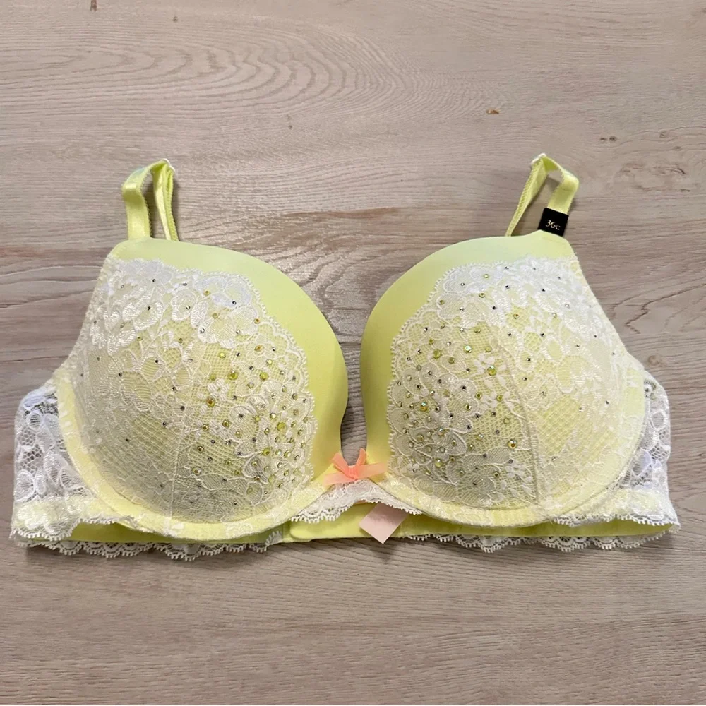 NWT Victoria’s Secret Dream Angel’s Push Bra with Rhinestones - Picture 1 of 3